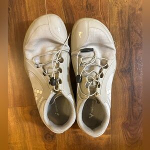 Vivo Barefoot Beige Sneakers